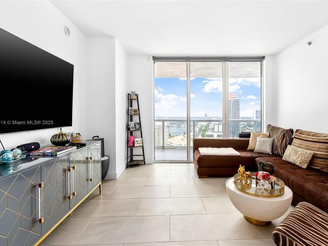 Apartment for sale  Unit #2208 - photo 6121350