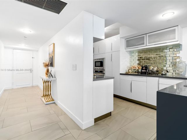 Apartment for sale  Unit #2208 - photo 6121352