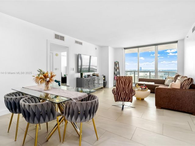 Apartment for sale  Unit #2208 - photo 6121353