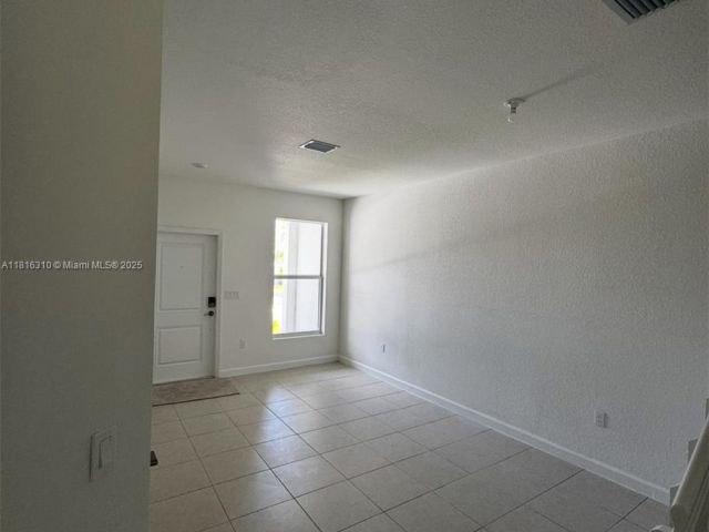 Home for rent at 112 SW 184 WAY 112 - photo 6147706