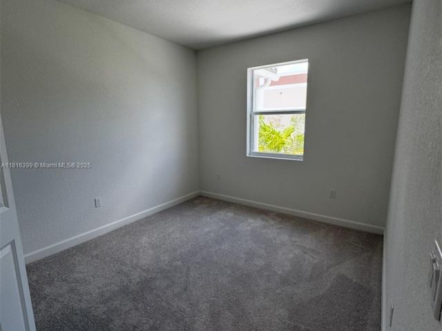 Home for rent at 140 SW 184 WAY 140 - photo 6147664