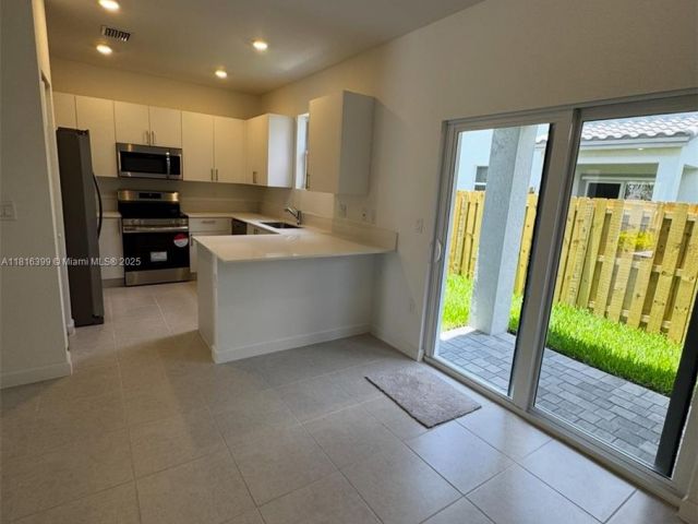 Home for rent at 140 SW 184 WAY 140 - photo 6147669