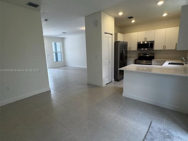 Home for rent at 140 SW 184 WAY 140 - photo 6147670