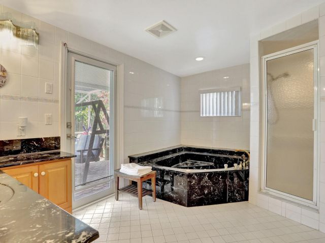 Home for sale at 217 SW 9th Ct - photo 6131878