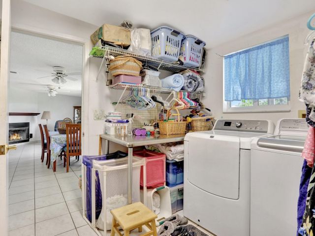 Home for sale at 217 SW 9th Ct - photo 6131879