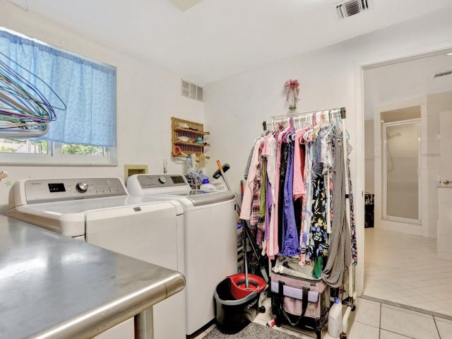 Home for sale at 217 SW 9th Ct - photo 6131880