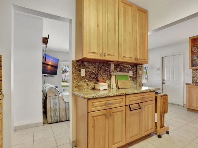 Home for sale at 217 SW 9th Ct - photo 6131887