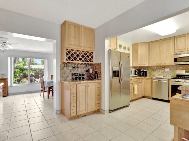 Home for sale at 217 SW 9th Ct - photo 6131890