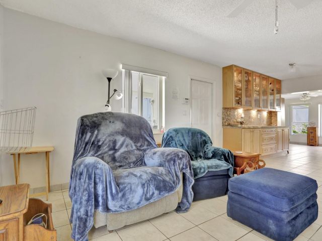 Home for sale at 217 SW 9th Ct - photo 6131892