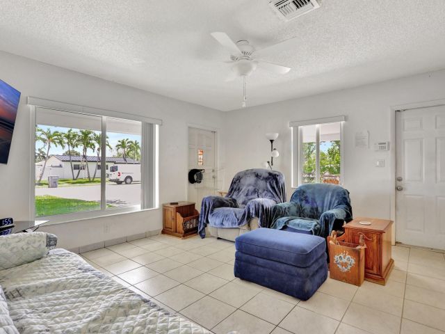 Home for sale at 217 SW 9th Ct - photo 6131893