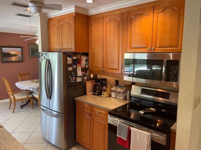 Home for sale at 3313 Sherwood Boulevard - photo 6137849