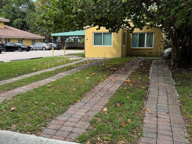 Home for sale at 1844 SE 1st Ave - photo 6171676