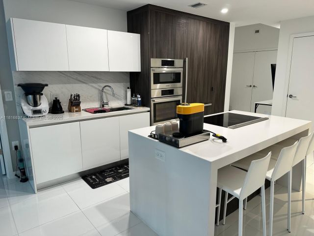 Apartment for rent  Unit #1108 - photo 6168460