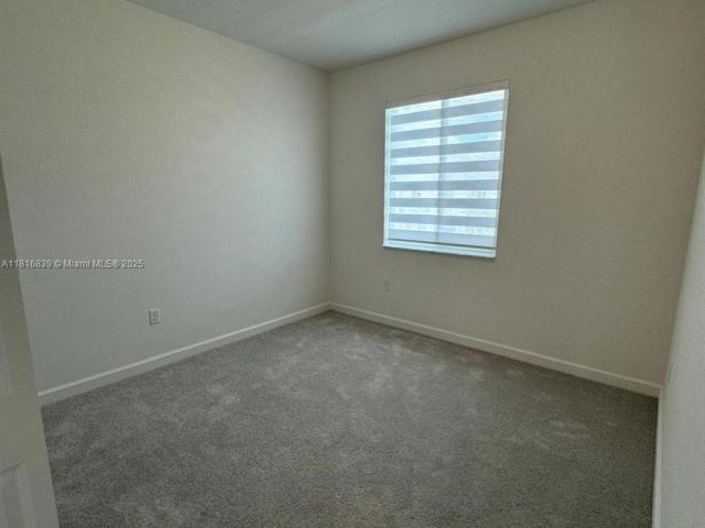 Home for rent at 724 SE 13th St Cir . - photo 6124629