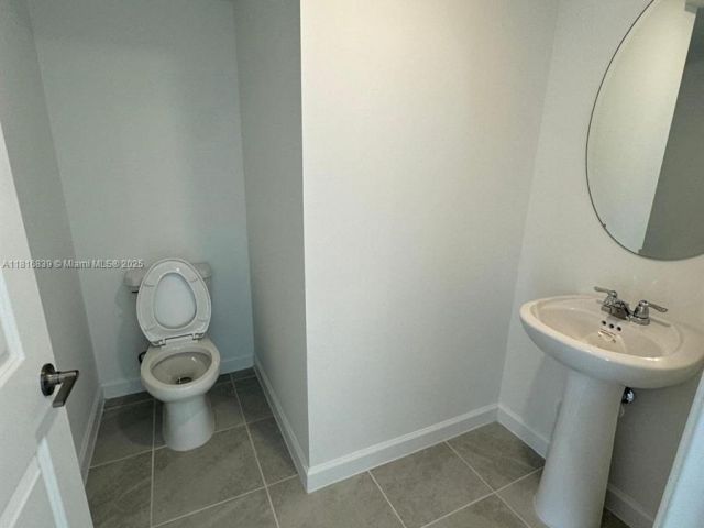 Home for rent at 724 SE 13th St Cir . - photo 6124634