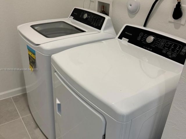 Home for rent at 724 SE 13th St Cir . - photo 6124635