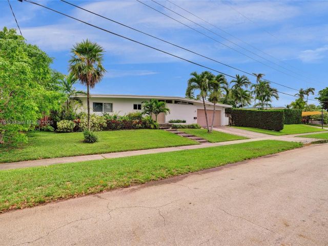 Home for sale at 2050 NE 196th Ter - photo 6178133