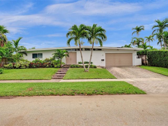 Home for sale at 2050 NE 196th Ter - photo 6178147