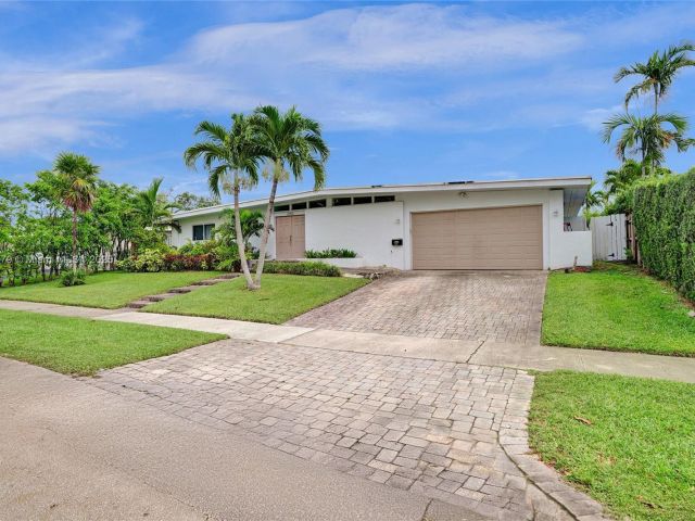 Home for sale at 2050 NE 196th Ter - photo 6178148