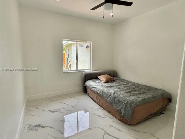 Home for rent at 1407 SE 6th St 1 - photo 6124008