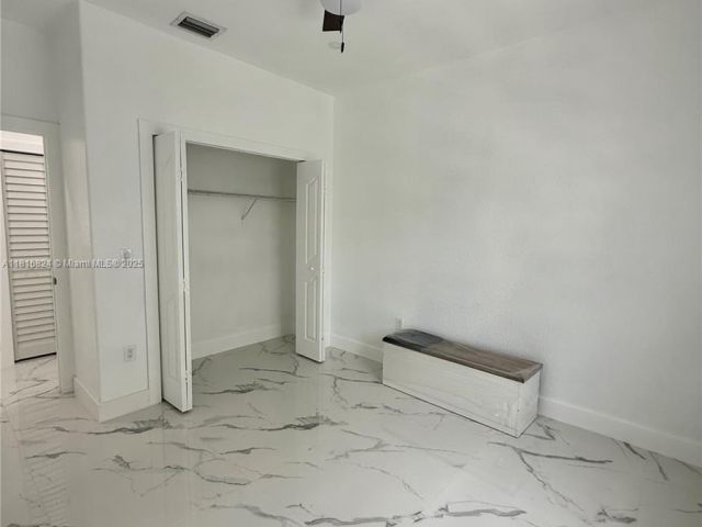 Home for rent at 1407 SE 6th St 1 - photo 6124010