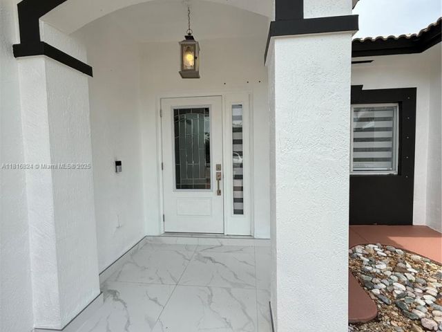 Home for rent at 1407 SE 6th St 1 - photo 6124019