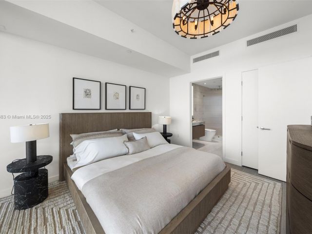 Apartment for rent  Unit #1808 - photo 6125240