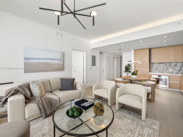 Apartment for rent  Unit #1808 - photo 6125247