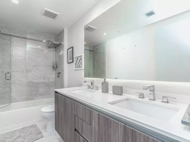 Apartment for sale  Unit #3911 - photo 6148619