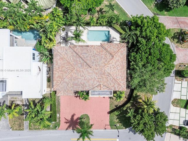 Home for sale at 18825 N Bay Rd - photo 6157541