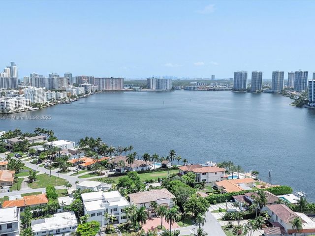 Home for sale at 18825 N Bay Rd - photo 6157548