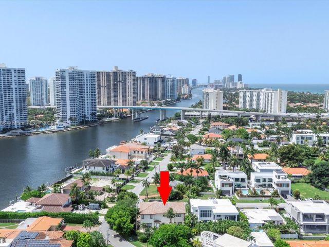 Home for sale at 18825 N Bay Rd - photo 6157551