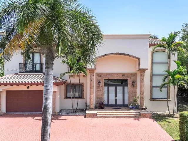 5-bedroom home for sale in Sunny Isles Beach - 18825 N Bay Rd - MondialRealty