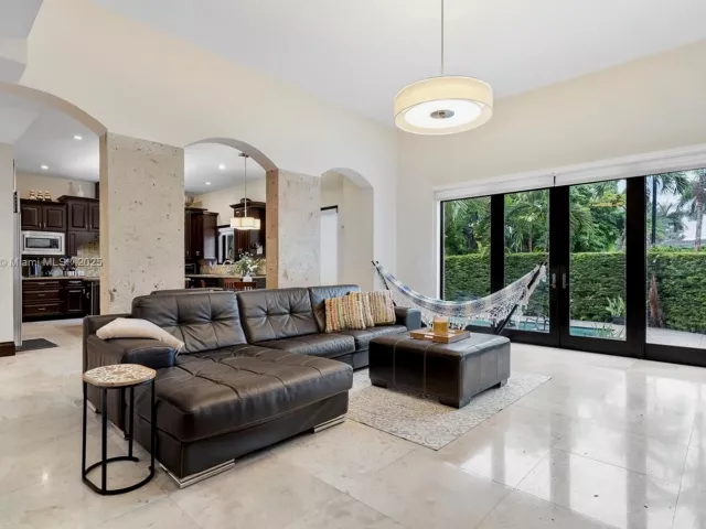 5-bedroom home for sale in Sunny Isles Beach - 18825 N Bay Rd - MondialRealty