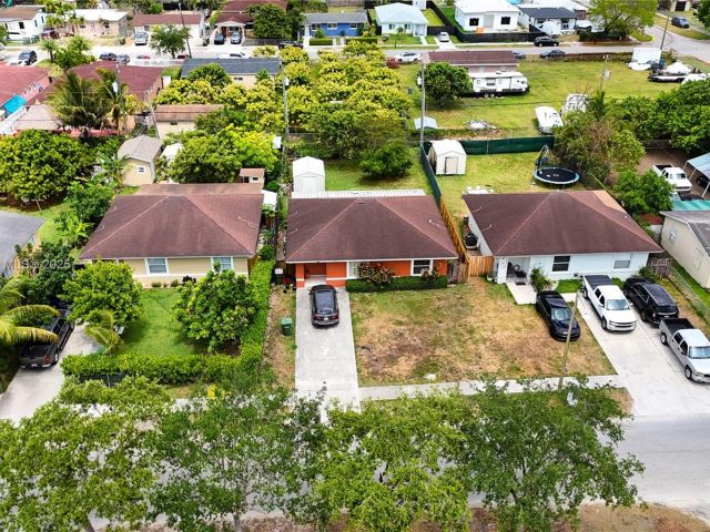 Home for sale at 229 NW 9th Ave - photo 6126176