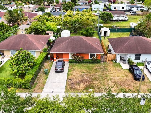 Home for sale at 229 NW 9th Ave - photo 6126177