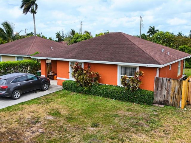 Home for sale at 229 NW 9th Ave - photo 6126178