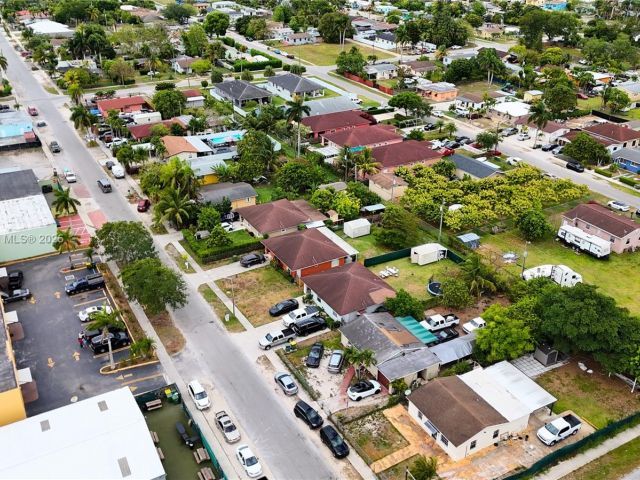 Home for sale at 229 NW 9th Ave - photo 6126180