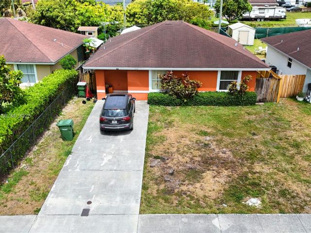 Home for sale at 229 NW 9th Ave - photo 6126181