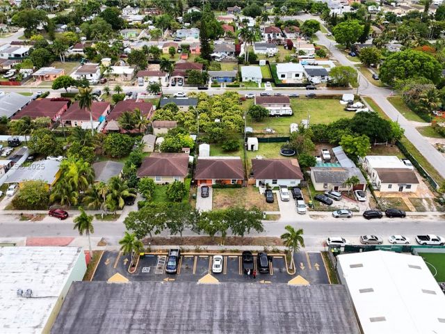 Home for sale at 229 NW 9th Ave - photo 6126185