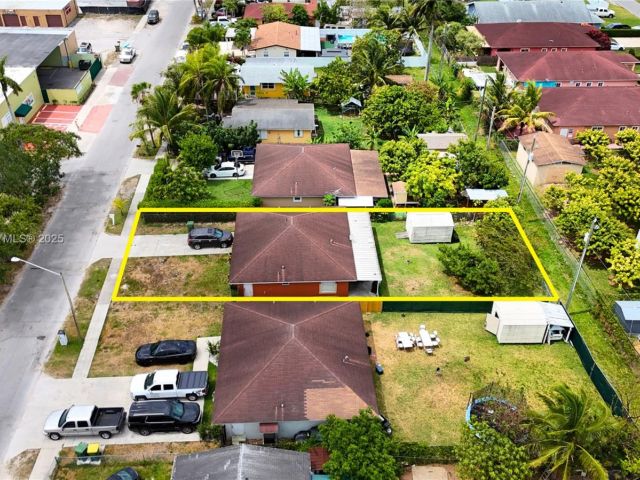 Home for sale at 229 NW 9th Ave - photo 6126188