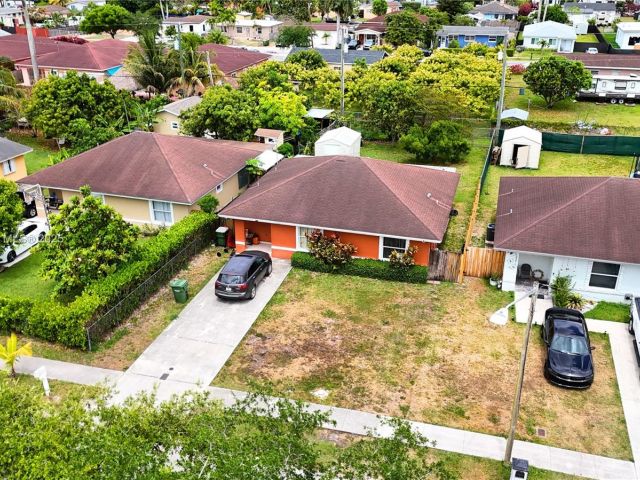 Home for sale at 229 NW 9th Ave - photo 6126193