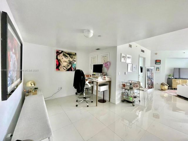 Apartment for rent  Unit #1103 - photo 6154250