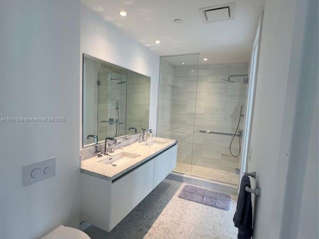 Apartment for sale  Unit #2004 - photo 6134997