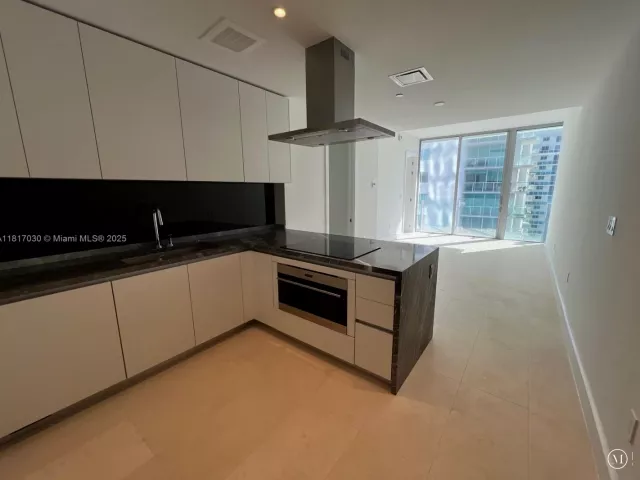1-bedroom condo for sale in Miami - 700 NE 26th Ter 2004 - MondialRealty