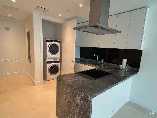 1-bedroom condo for sale in Miami - 700 NE 26th Ter 2004 - MondialRealty