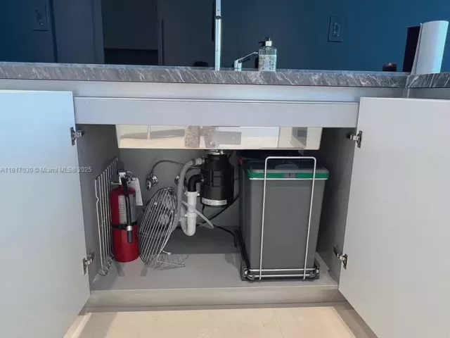 1-bedroom condo for sale in Miami - 700 NE 26th Ter 2004 - MondialRealty