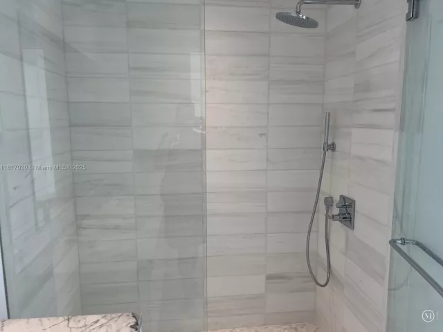 1-bedroom condo for sale in Miami - 700 NE 26th Ter 2004 - MondialRealty