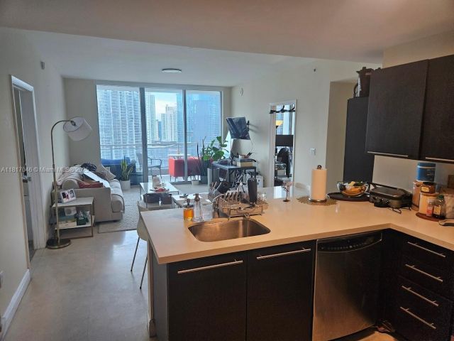 Apartment for sale  Unit #3301 - photo 6163115