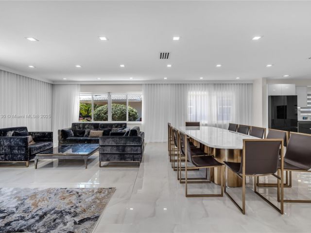 Home for sale at 1045 Hollywood Blvd - photo 6124919